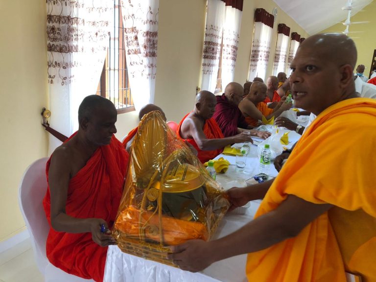 පෙබරවාරි 15, අනුරාධපුර ගිනිකටුවැව ගම්මානයේ සහ යකඩ දුටුවැව ගම්මානයේ ජනතාවට